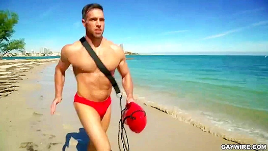 Hot Lifeguard Alex Mecum Gets Wildly Fucked by Stallion Grant Ryan – Steamy Gay Hookup
