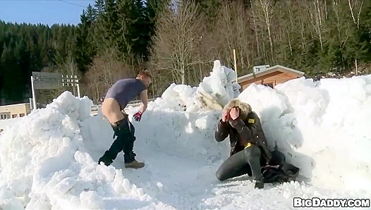Steamy Ski Encounter: Hot Jocks Bare Back Bang in the Snow – Extreme Outdoor Action