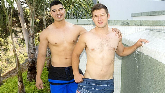 Hayes Rides Marco Raw in Hot Steaming Encounter – GayXXX Action