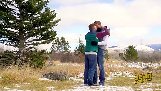 Dean Dillian Goes Wild: Hot Outdoor Anal Adventure in Nature – Gay XXX