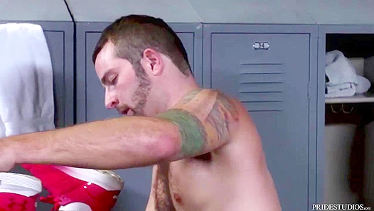 Bareback Ride: Lay Towers Chokes on Jay Donahues Massive Dick – Deep Throat Glory