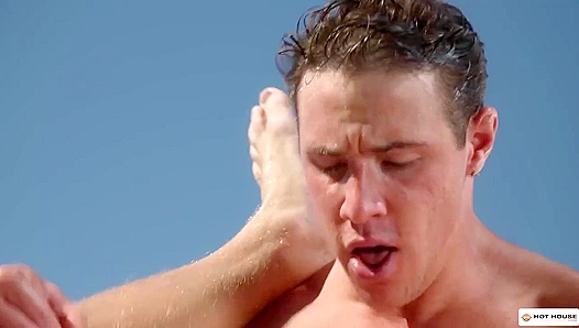 Dean Kyles Wild Outdoor Bareback Adventure – GayPornXtreme