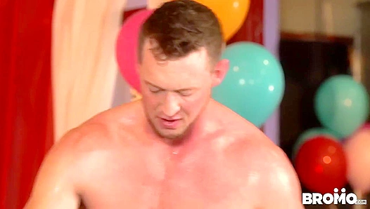 Pierce Paris Takes Control: Hot Dom Action With Twitchy Twin Trevor – XCLUSIVE SCENES
