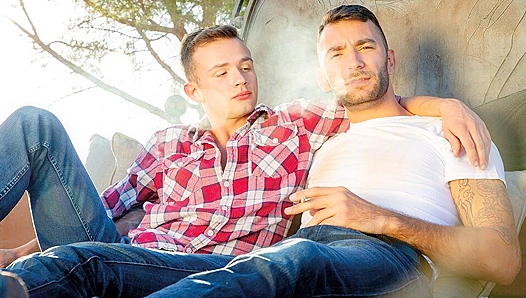 Bareback Under the Sun: Logan Takes All From Big-Dicked Brian – Falcon Studios