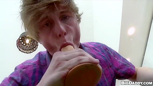 Emo Twink Gets Pounded Hard Bareback by Daddy Pauls Thick Cock – FreshCast