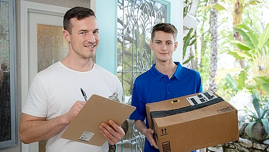 Bareback Heat: Trevor Dereks Horny Neighbor Encounter – NextDoor M2M