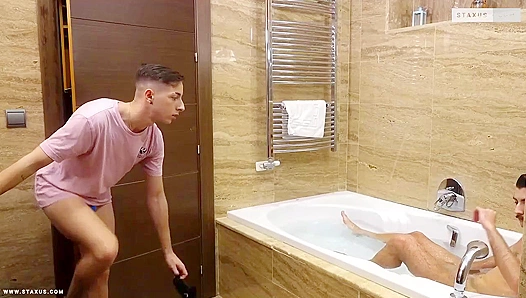 Jonny Montero Pierre Rubbberax Ignite Hot Shower Action – GayXXX
