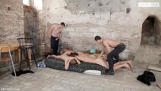 Benjamin Dunn Nick Vargas Unleash Passion in Steamy Bareback Threesome – Gay XXX
