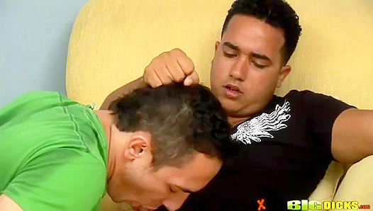 Daniel Leon Takes On Massive Hard cock in Steamy Blowjob Scene – Hot Gay Porn