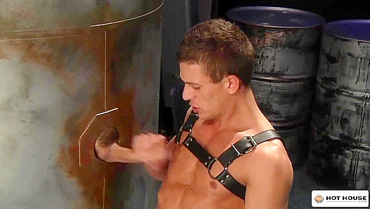 Alexander Gustavo Takes Huge Load Down His Throat Through Glory Hole – 18+