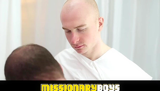 Larsen Bareheaded Blows a Strangers Thick Rod — MissionaryBoys 18+