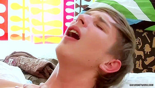 Passion Unleashed: Ryan Quaid Kevin Ateah Ride Young Twink Trains – 18+