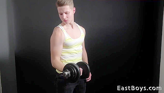 Sweat-Drenched Stud Buff Felix Cums Hard Post-Workout – EastBoys 18+