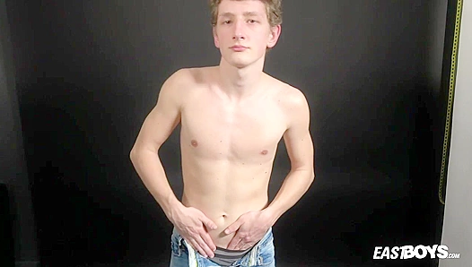 Alan McKenzies Hungry Ass Begs for Massive Dick – EastBoys 18+