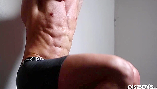 Emilions Massive Muscle Flex Showdown — Rock-Hard Body Unleashed – EastBoys