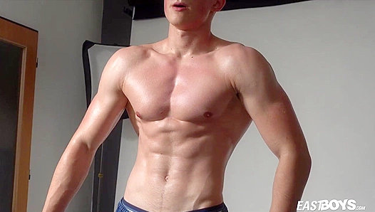 Emilions Massive Muscle Flex Showdown — Rock-Hard Body Unleashed – EastBoys
