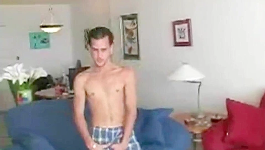 Jordans Steamy Solo Fantasy Unfolds on the Couch – NaughtyStreams 18+