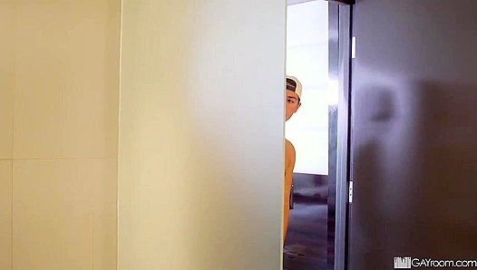 Adrian Hart Takes Masyn Thornes Massive Hard cock In Steamy Shower Sex – HotGayScene 18+