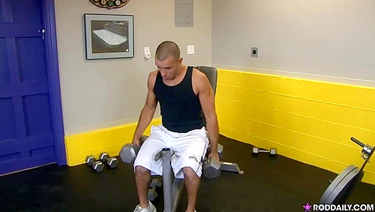 Rod Daily Gym Hunks Get Steamy—Sweat-Drenched Locker Room Action – GayPorn 18+