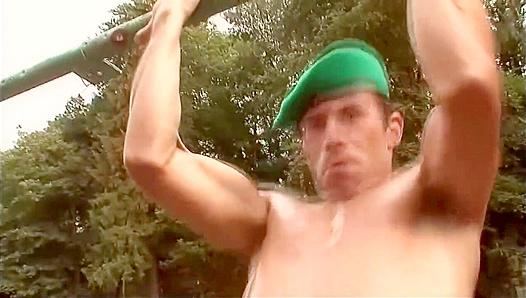 Hardcore Heat: Thomas Wolfe Andrew Shutt Get Dirty in Military Shower – GayXXX