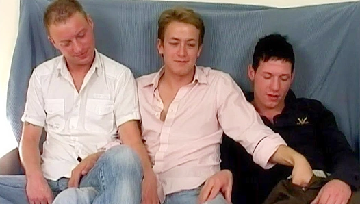 Will Forbes Burns Up the Sheets in Steamy Three-Way Action – GayXXX
