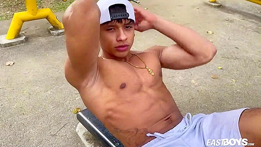 Pumping Up for Glory: Damond Browns Muscular Solo Workout – EastBoys 18+
