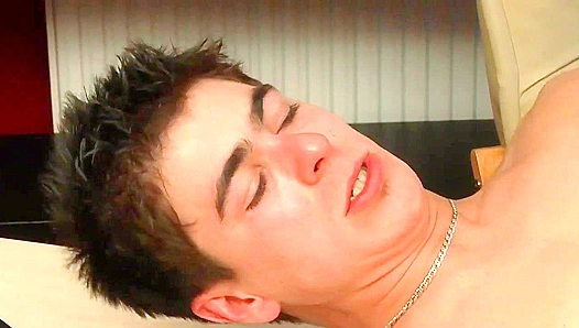 Ennio Teaches Damon to Relax — Hot Passion Between Lollipop Twinks – 18+
