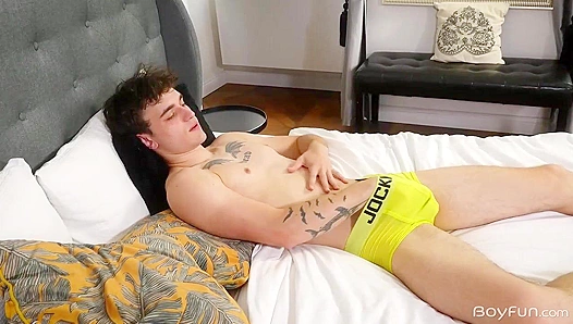 Bert Kunas Thirsty Solo Ride: Wild Bedroom Masterbation Fuels Hot Fantasy – 18+