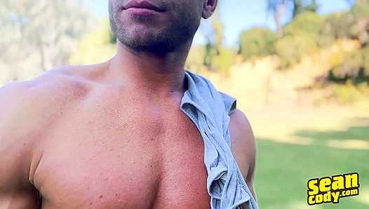 Bareback Heat: Axel Sumner Takes It Deep – SeanCodyX