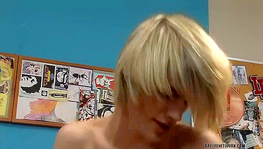 Preston Andrews Riding High as Aidan Chase Gets Pounded Deep – Hot Gay Sex