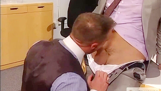 Hot Office Encounter: Derrek Diamonds Steamy Secret Affair – GayPornHeat 18+