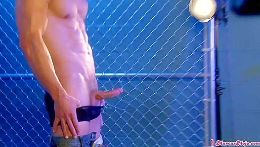 Marcus Mojo Shows Off Rock-Hard Gains — Steamy Behind-the-Scenes Heat – GayHunks 18+