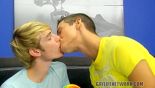 Preston Andrews Austin Tyler Heat Up in Tight Jeans Action – GayPornMix 18+