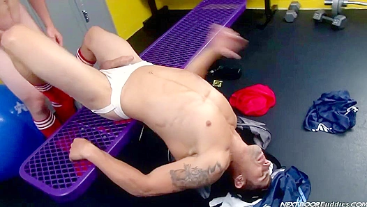 Steamy Lockers: Jimmy Clays Hot Post-Match Encounter with Hudson – GayPornXXX 18+