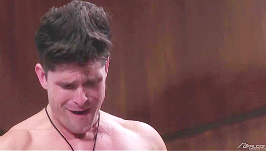 Steamy Locker Room Encounter: Devin Jake Go Wild – GayPornX 18+