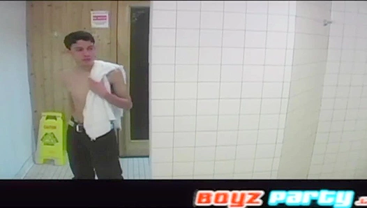 Hot Steam, Hard Bodies: Giovanni Aaron Go Wild in the Shower – GayPornHeat