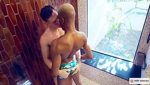 Steamy Trio Showdown: Tristan, Hunter Isaiah Get Wild in the Shower – GayHunk 18+
