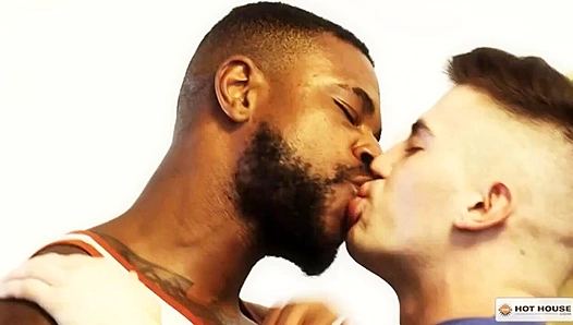 Under the Palm Suns, Reign Takes Trevor Brooks Thick Rod Deep – Hot Gay Action