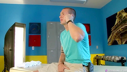 Steamy Session: Rod Daily Jay Cloud Grind Naked on the Massage Table – GayPornDaily