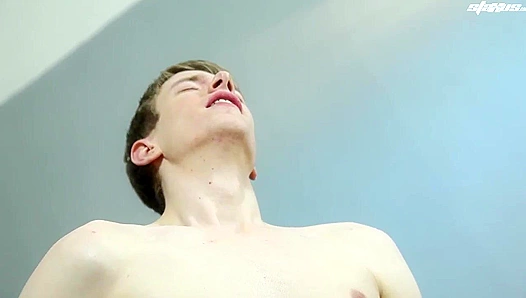 Kamyk Walker Battles Milan Sharp in Hot Twink Showdown – Who Takes Top