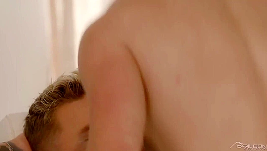 Dean Young Josh Moore Heat Up the Sheets – Hot Glam Porn Scene – FullSteamPlay 18+