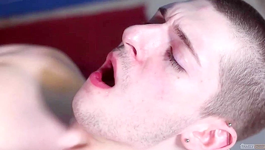 Darron Bluu Christian Ryder: Hot Locker Room Lust Unleashed – GayPornX