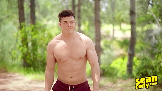 Clark Reids Shines Naked—Sweat-Drenched Muscle Glory GayRoids 18+