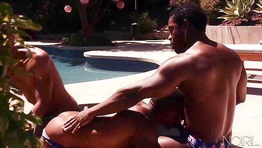 Sun-Kissed Anal Ride: DeAngelo Adrian Go Wild Bareback Outside – 18+
