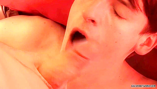 Jonny Parker Marcus Jay Heat Up the Hotel – Steamy Interracial Twink Action –