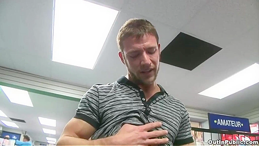 Kevin Crowns Aaron Styles Hard Muscle Dick in Hot Public Fuck – OutInPublic