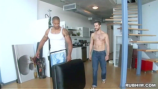 Big Bear Brotherhood: Robert, Axel Dean Dive into Raw, Steamy Lust – RubMeRaw