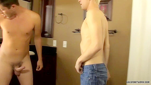 Deep Throat Passion: Patrick Kennedy Wes Marks Deliver Intense Blowjobs – LollipopTwinks