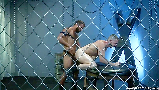 Brian Bonds Craves That Raw, Musky Heat from Drake Masters – Pure Gay Desire