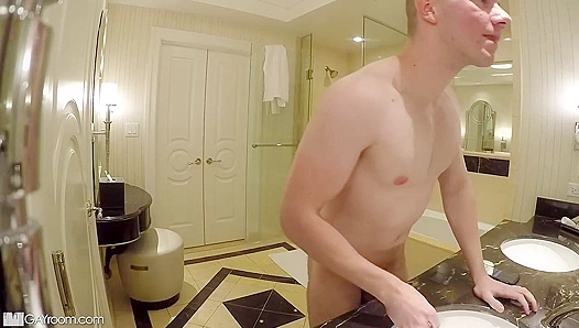 Hot Steam, Hard Bodies: Blake Ellis Eli Taylors Soapy Gay Lust – 18+